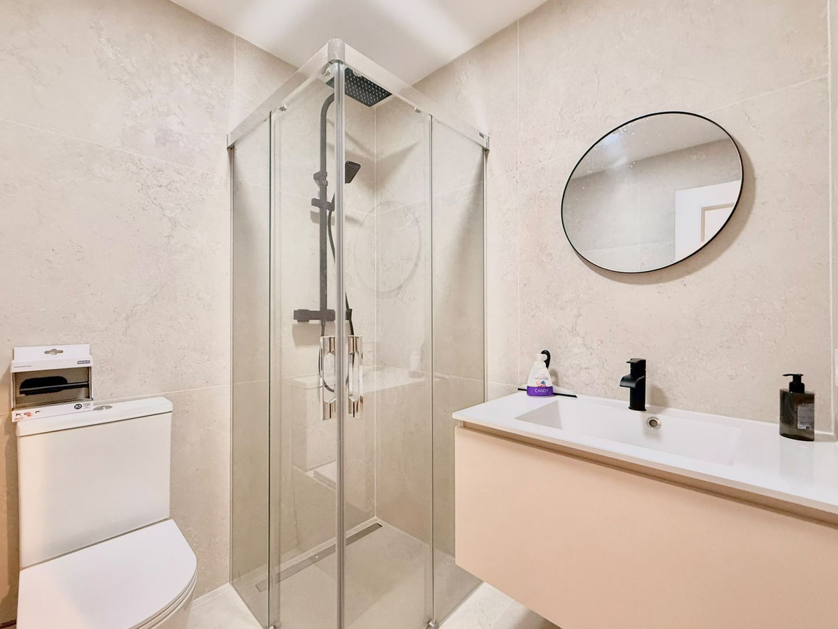 2 Bed Apartment for sale in Fuengirola Costa Del Sol, Málaga, Spain
