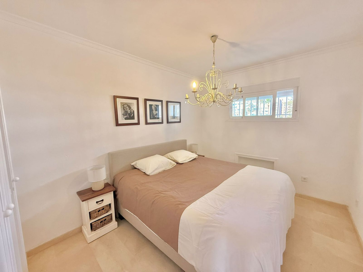 2 Bed Apartment for sale in Fuengirola Costa Del Sol, Málaga, Spain