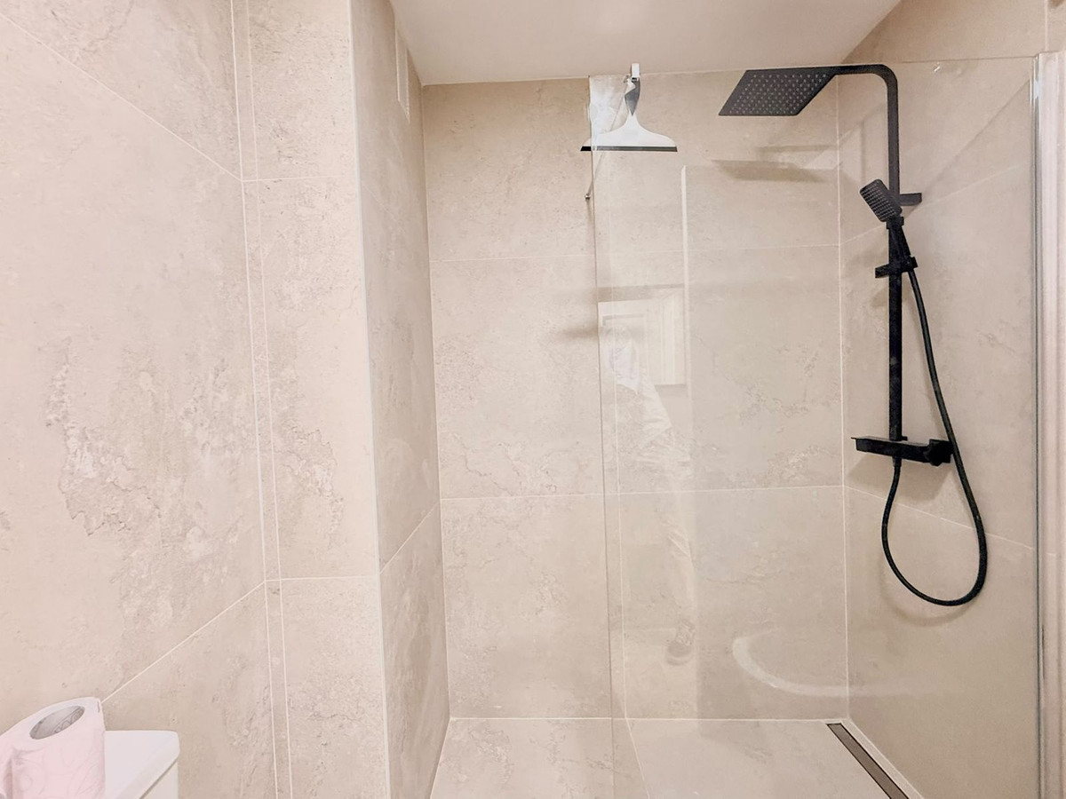 2 Bed Apartment for sale in Fuengirola Costa Del Sol, Málaga, Spain