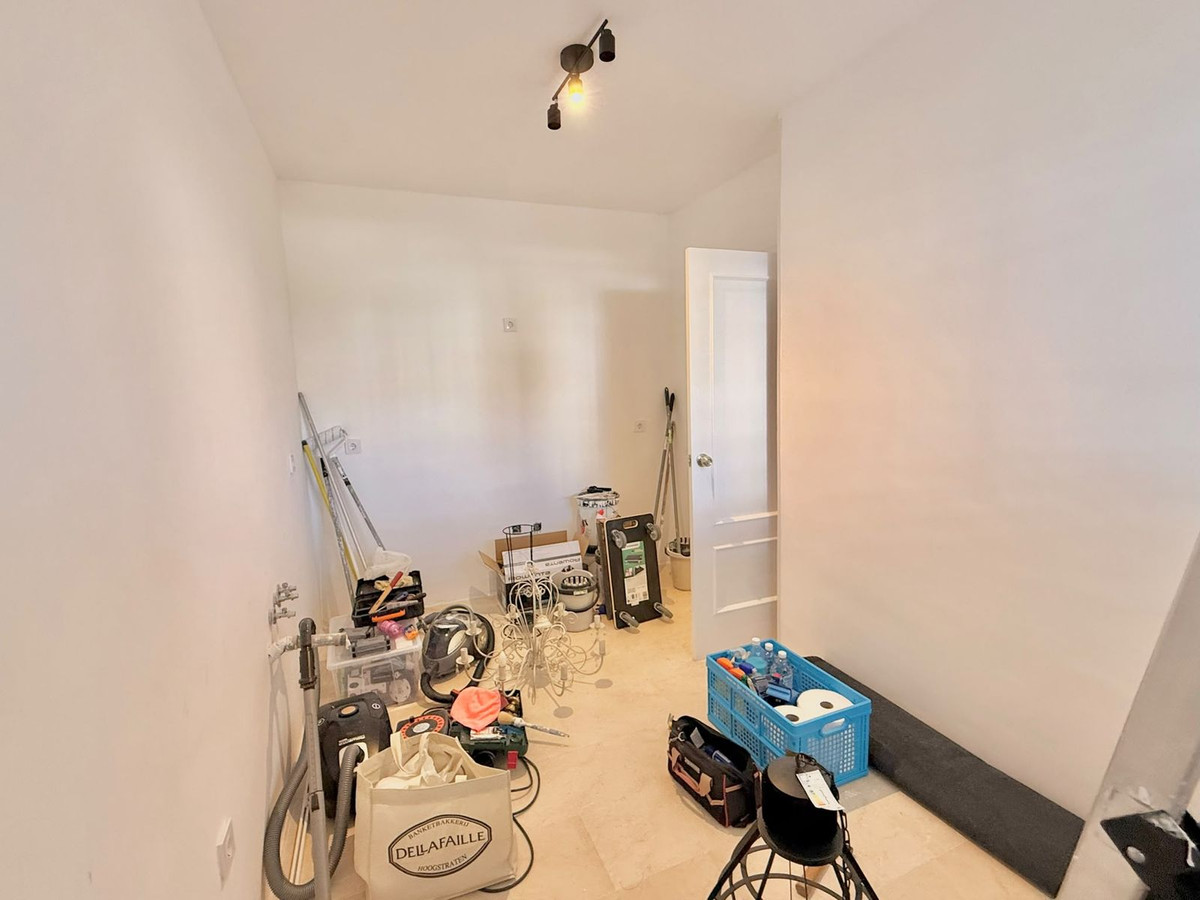 2 Bed Apartment for sale in Fuengirola Costa Del Sol, Málaga, Spain