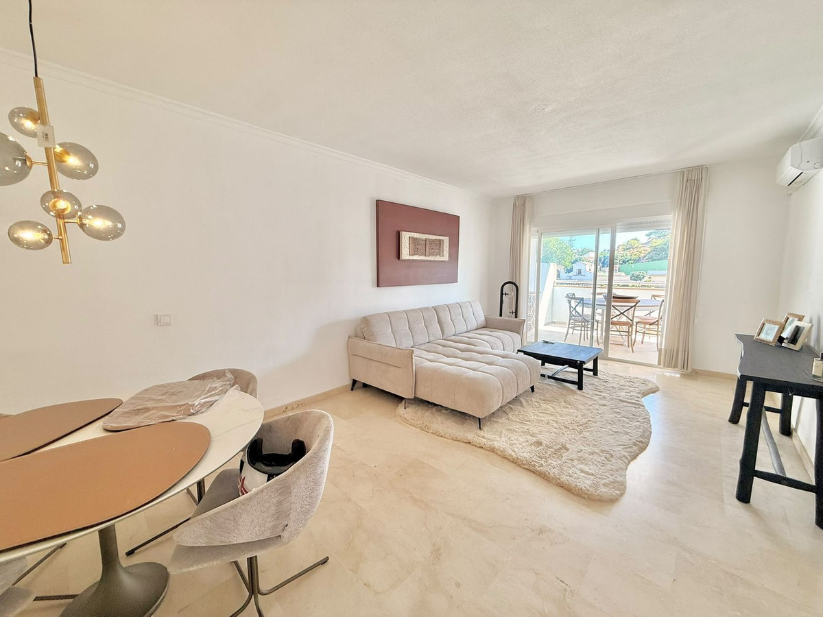 2 Bed Apartment for sale in Fuengirola Costa Del Sol, Málaga, Spain