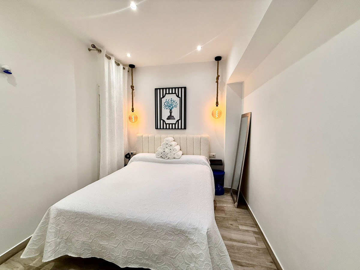 2 Bed Apartment for sale in Fuengirola Costa Del Sol, Málaga, Spain