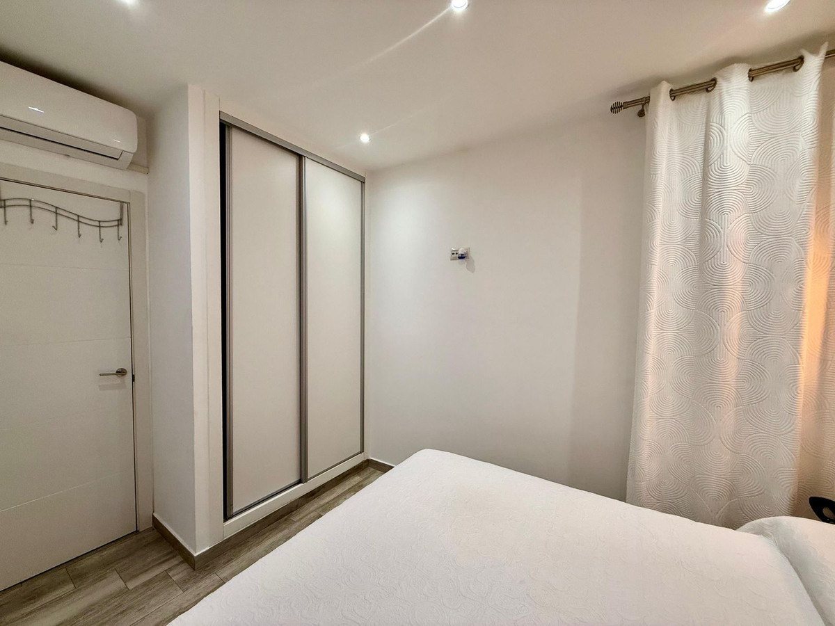 2 Bed Apartment for sale in Fuengirola Costa Del Sol, Málaga, Spain