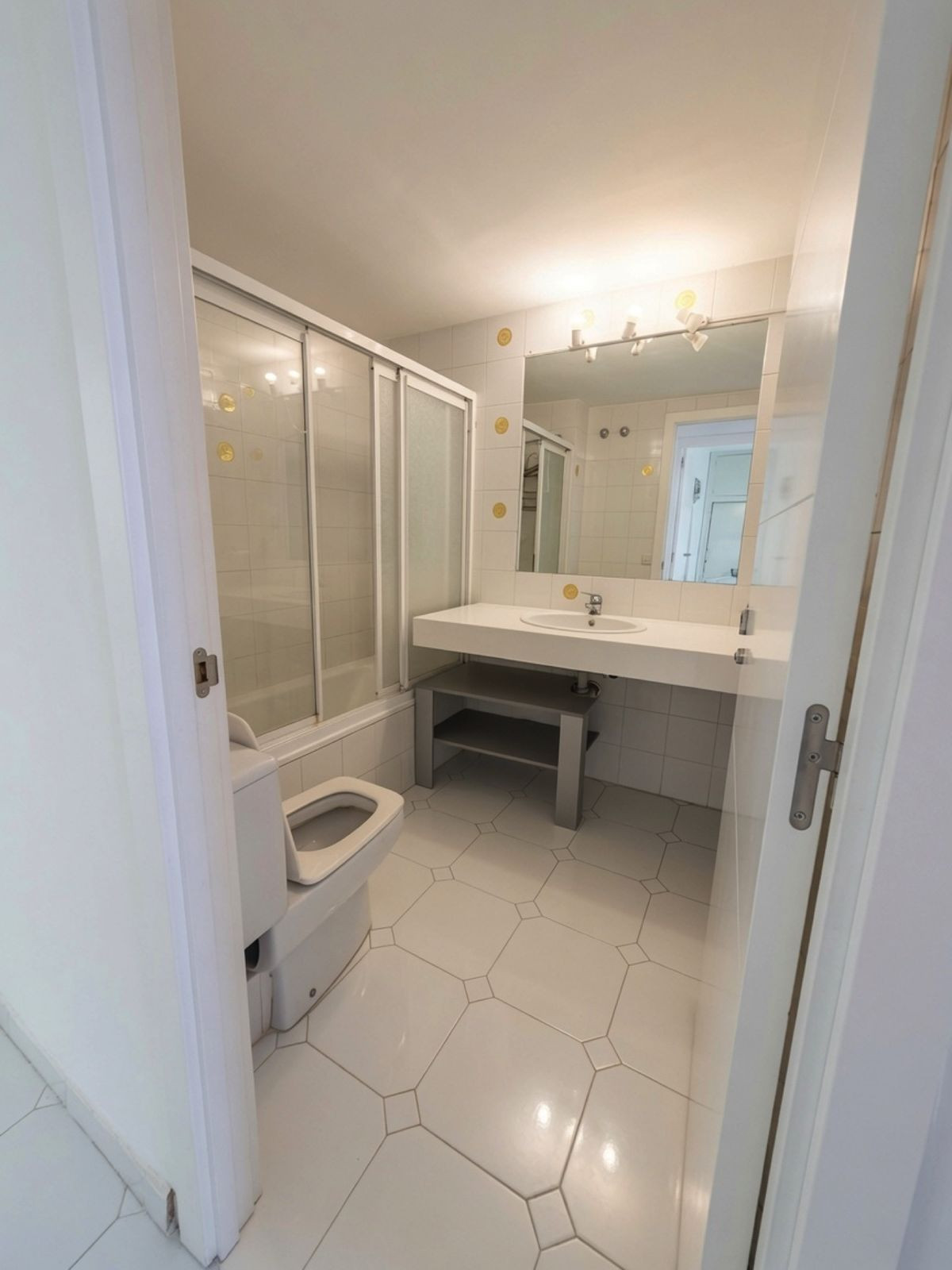 3 Bed Apartment for sale in Cancelada Costa Del Sol, Málaga, Spain