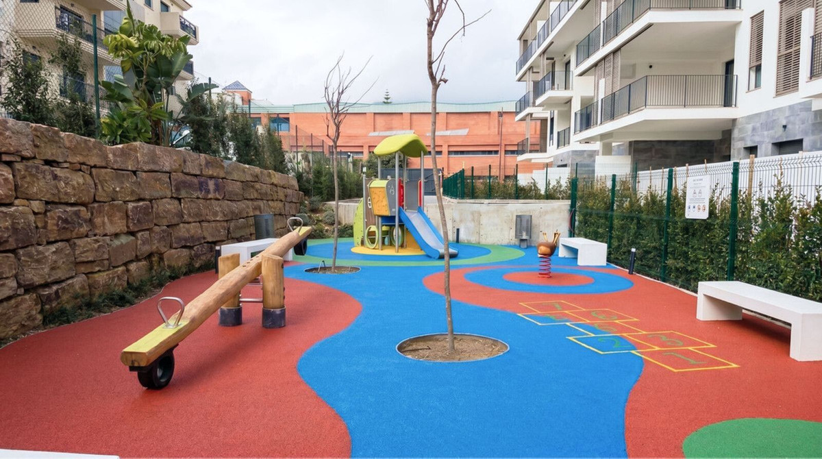 Se vende Apartamento Planta Media de 2 dormitorios en Costa Del Sol, Málaga, España