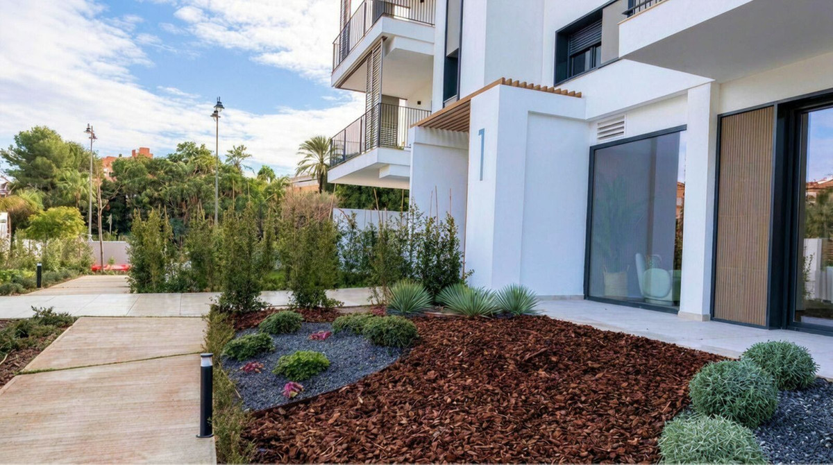 Se vende Apartamento Planta Media de 2 dormitorios en Costa Del Sol, Málaga, España