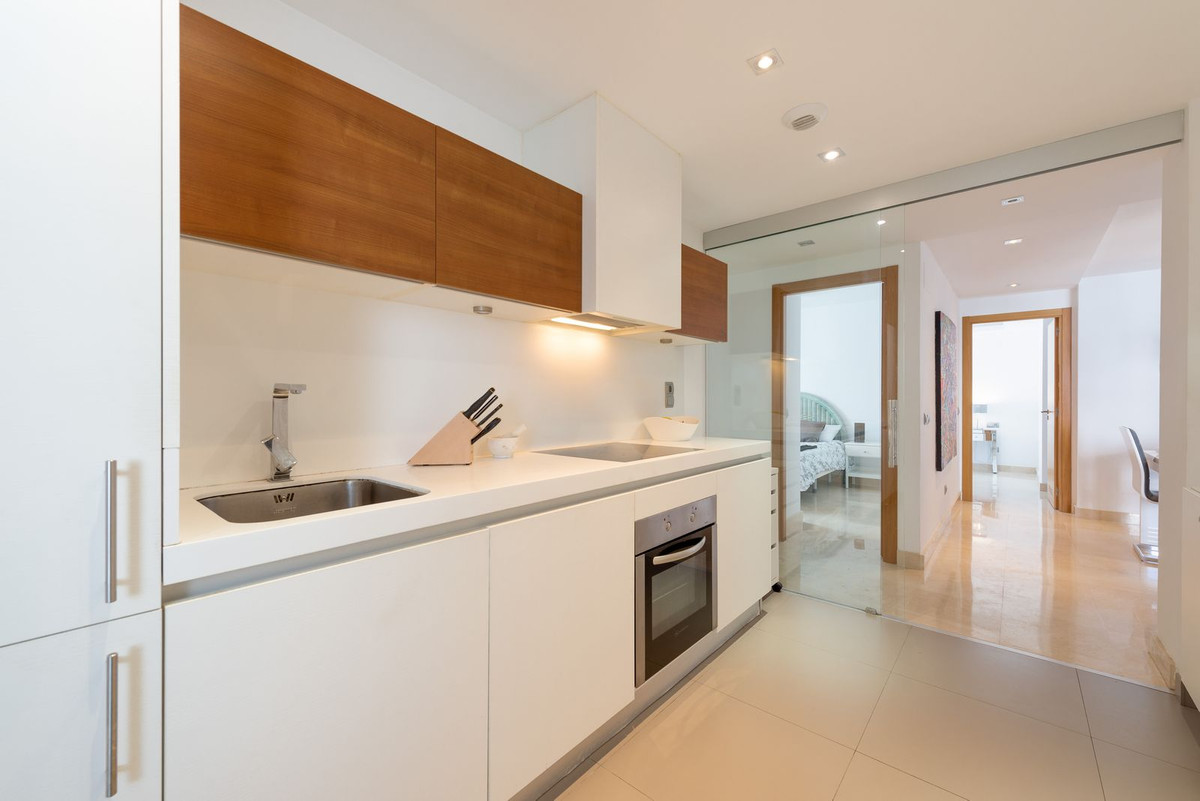 3 Bed Apartment for sale in San Pedro De Alcántara Costa Del Sol, Málaga, Spain