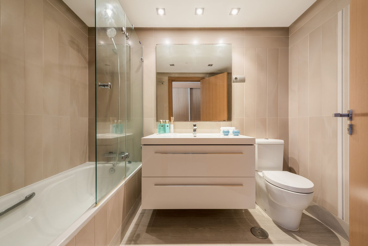3 Bed Apartment for sale in San Pedro De Alcántara Costa Del Sol, Málaga, Spain
