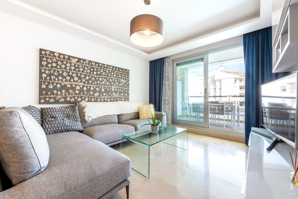 3 Bed Apartment for sale in San Pedro De Alcántara Costa Del Sol, Málaga, Spain