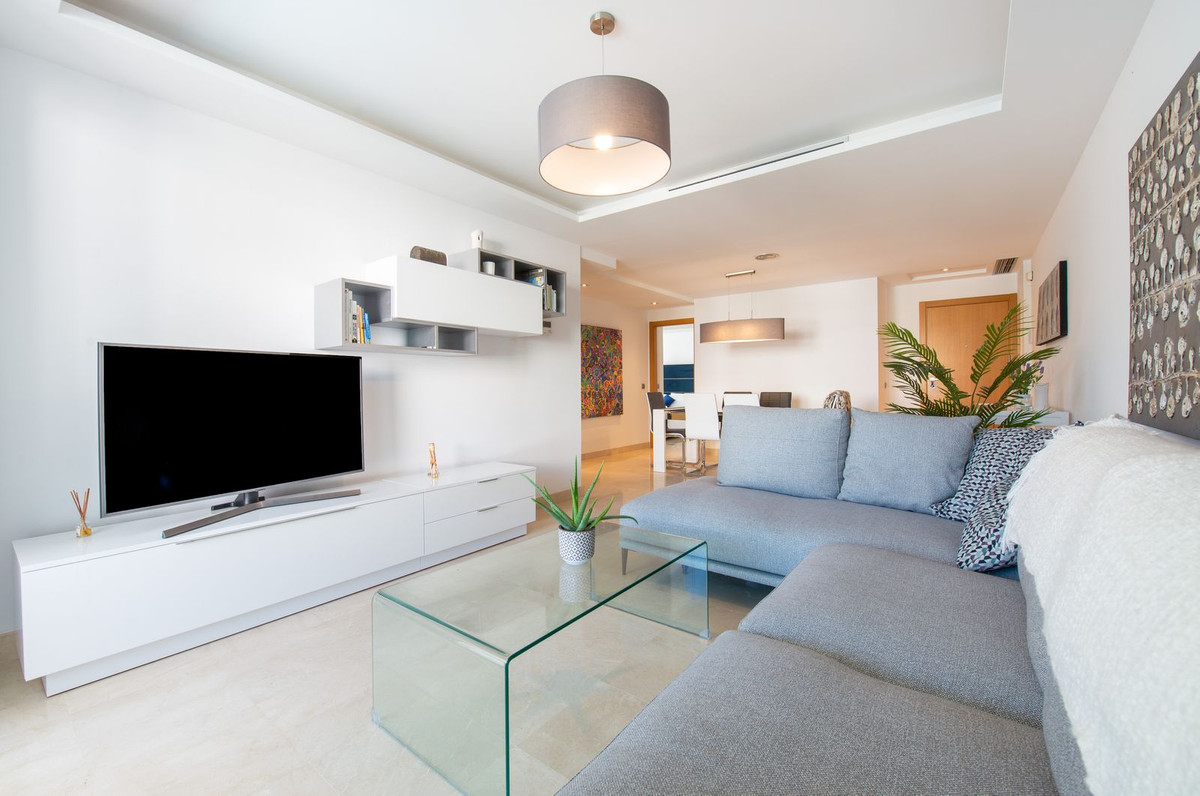 3 Bed Apartment for sale in San Pedro De Alcántara Costa Del Sol, Málaga, Spain
