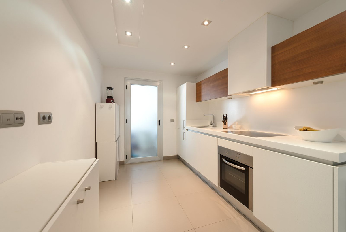 3 Bed Apartment for sale in San Pedro De Alcántara Costa Del Sol, Málaga, Spain