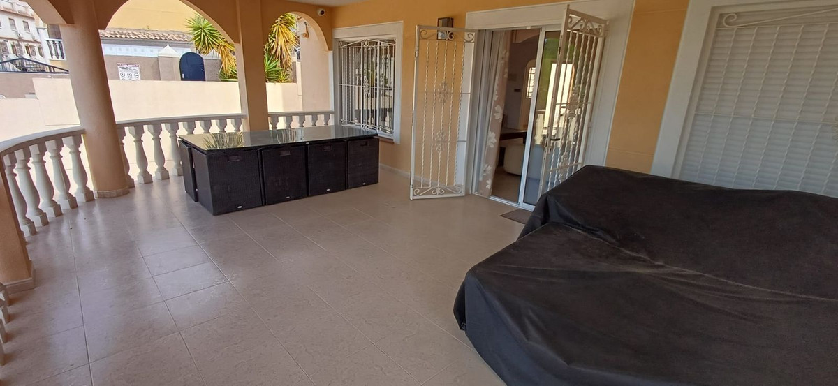 5 Bed Townhouse for sale in Algorfa Costa Blanca, Alicante, Spain