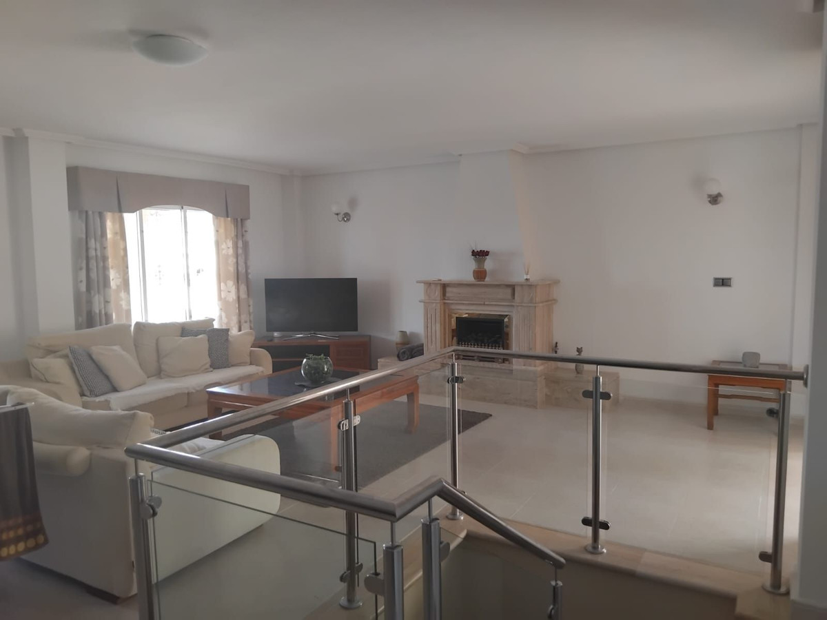 5 Bed Townhouse for sale in Algorfa Costa Blanca, Alicante, Spain
