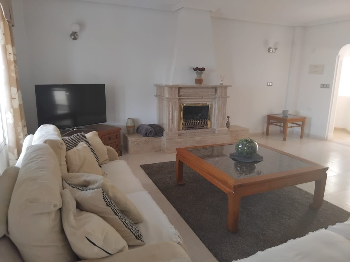 5 Bed Townhouse for sale in Algorfa Costa Blanca, Alicante, Spain