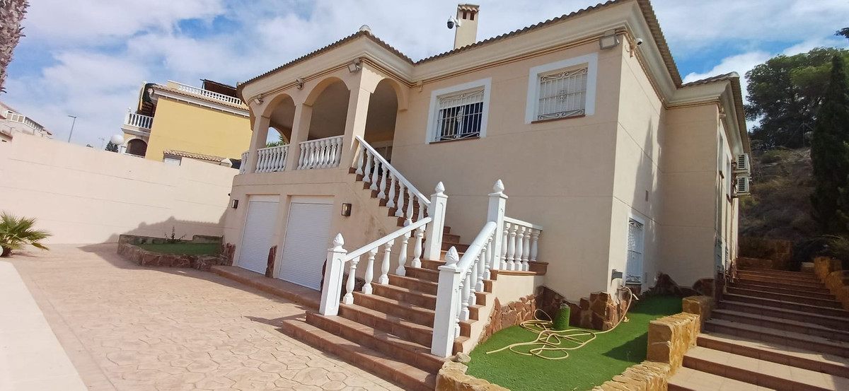 5 Bed Townhouse for sale in Algorfa Costa Blanca, Alicante, Spain