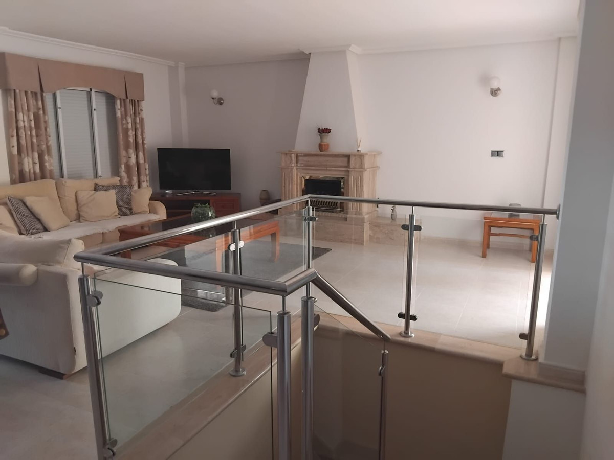 5 Bed Townhouse for sale in Algorfa Costa Blanca, Alicante, Spain
