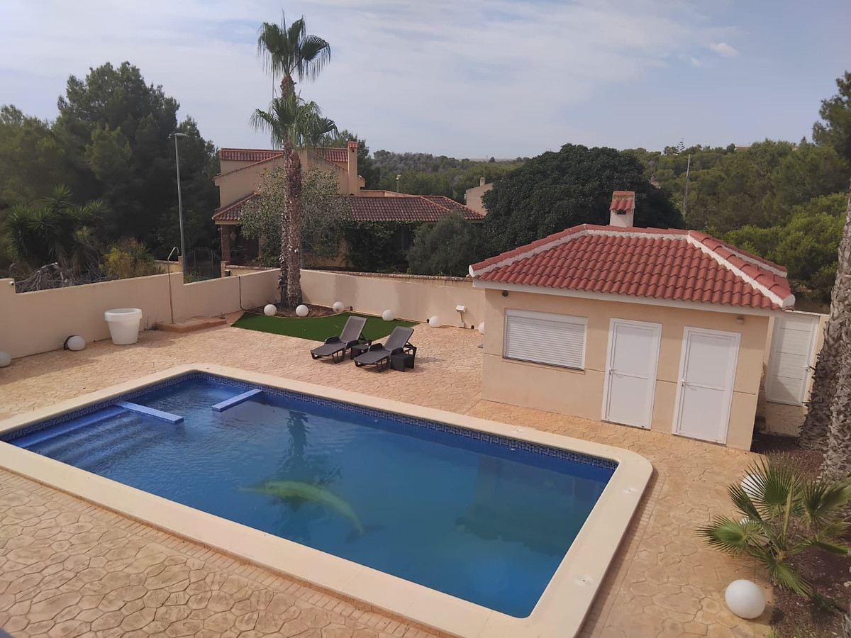 5 Bed Townhouse for sale in Algorfa Costa Blanca, Alicante, Spain