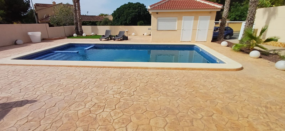 5 Bed Townhouse for sale in Algorfa Costa Blanca, Alicante, Spain