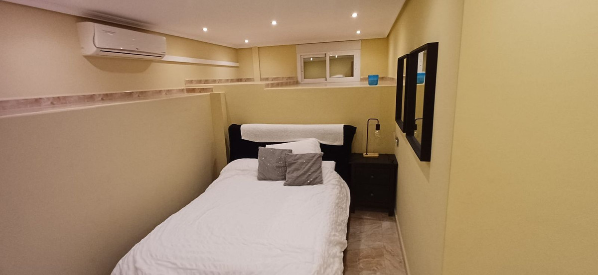 5 Bed Townhouse for sale in Algorfa Costa Blanca, Alicante, Spain