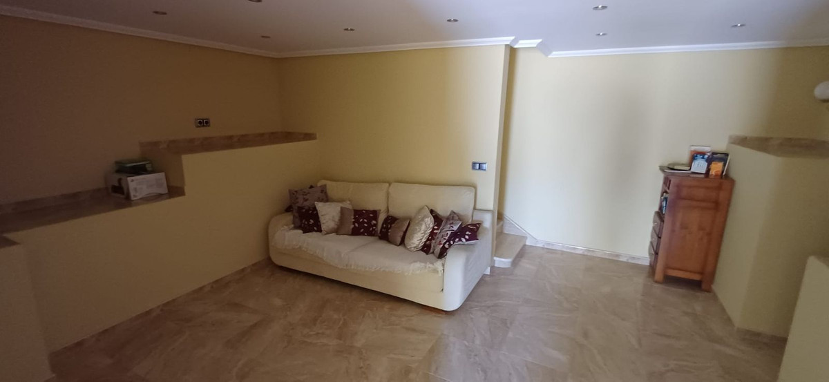 5 Bed Townhouse for sale in Algorfa Costa Blanca, Alicante, Spain
