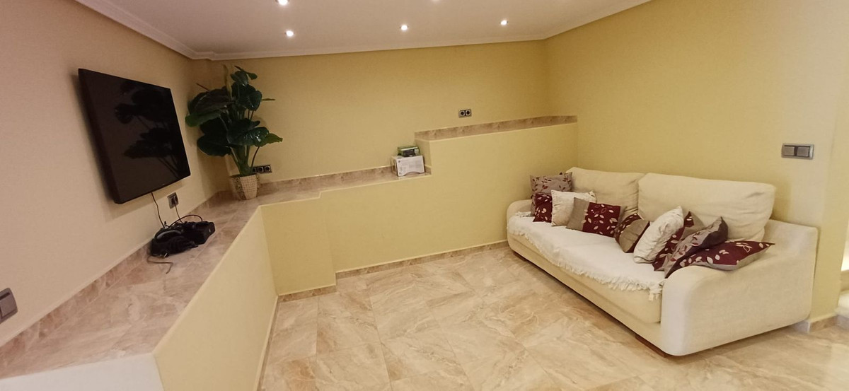 5 Bed Townhouse for sale in Algorfa Costa Blanca, Alicante, Spain