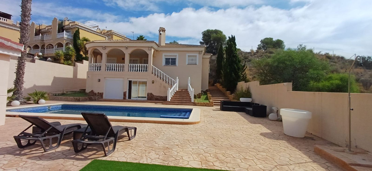 5 Bed Townhouse for sale in Algorfa Costa Blanca, Alicante, Spain