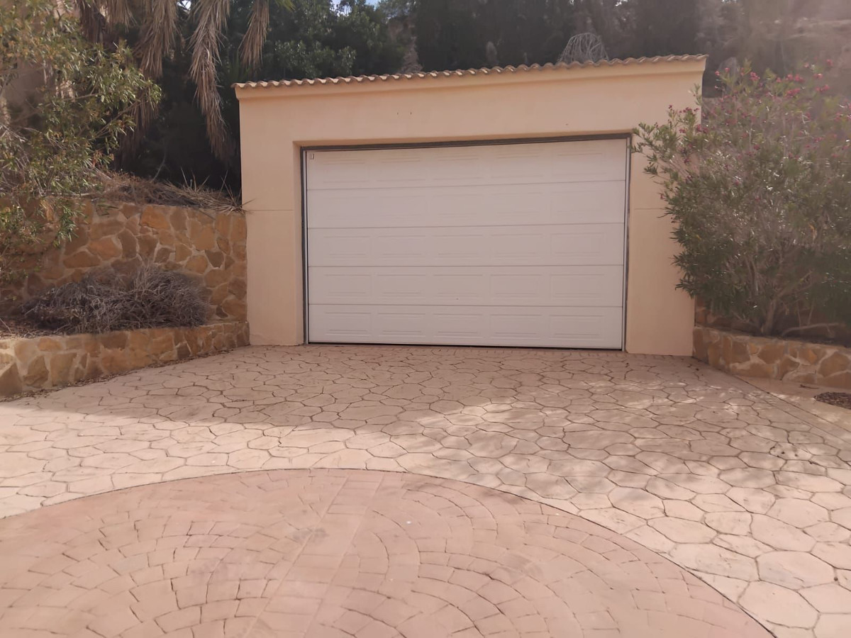 5 Bed Townhouse for sale in Algorfa Costa Blanca, Alicante, Spain