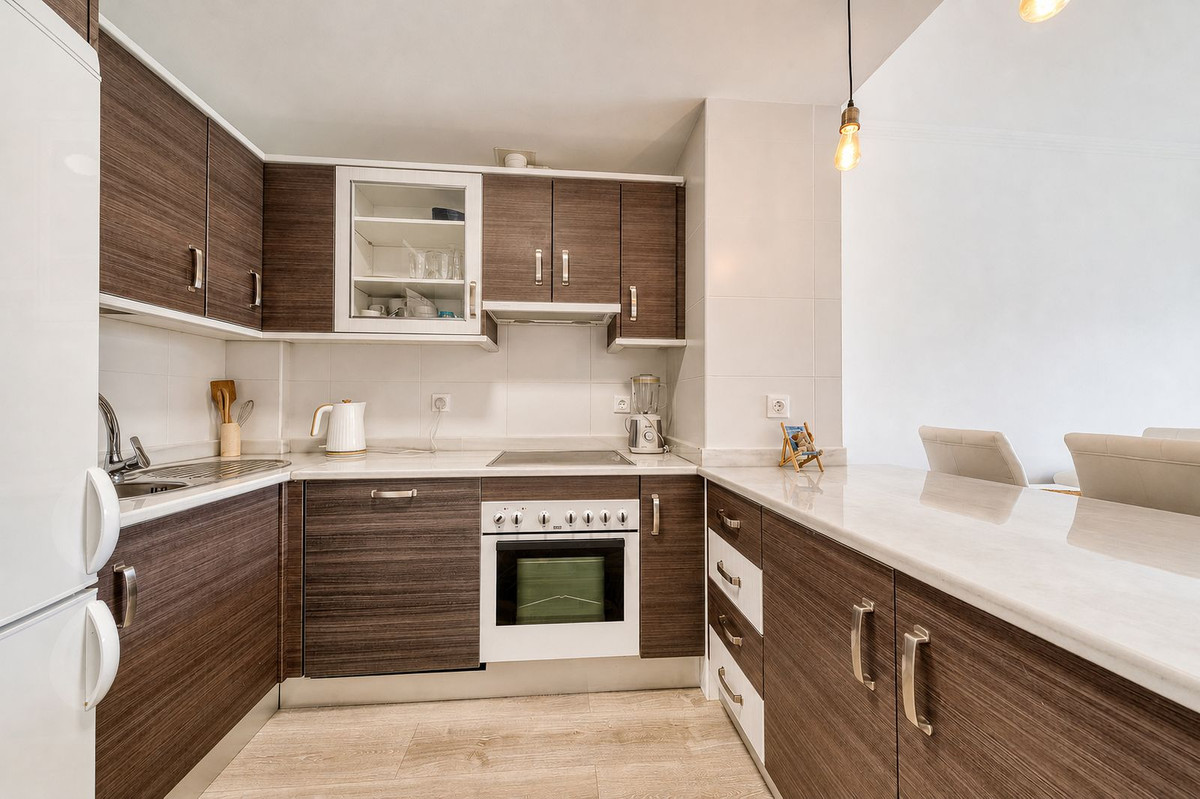 2 Bed Apartment for sale in La Duquesa Costa Del Sol, Málaga, Spain