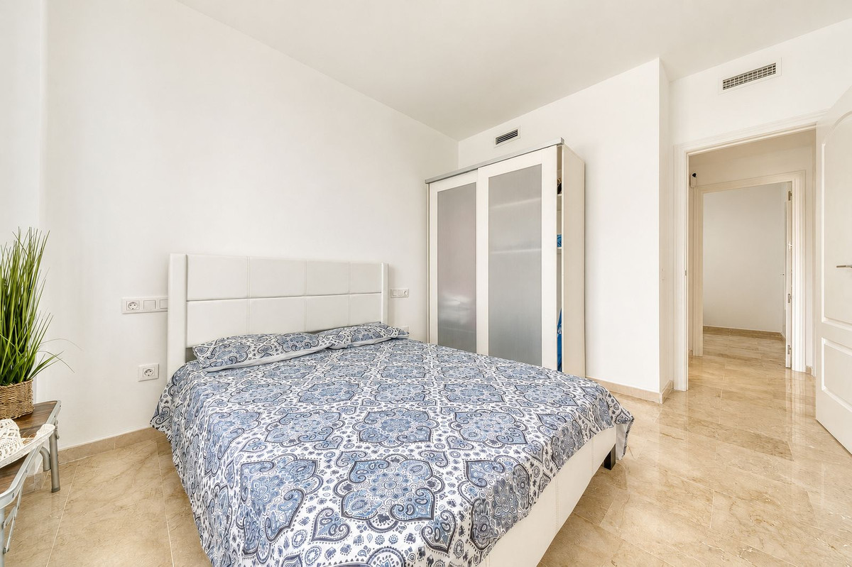 2 Bed Apartment for sale in La Duquesa Costa Del Sol, Málaga, Spain