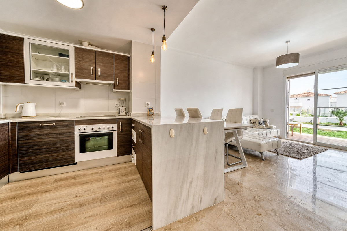 2 Bed Apartment for sale in La Duquesa Costa Del Sol, Málaga, Spain