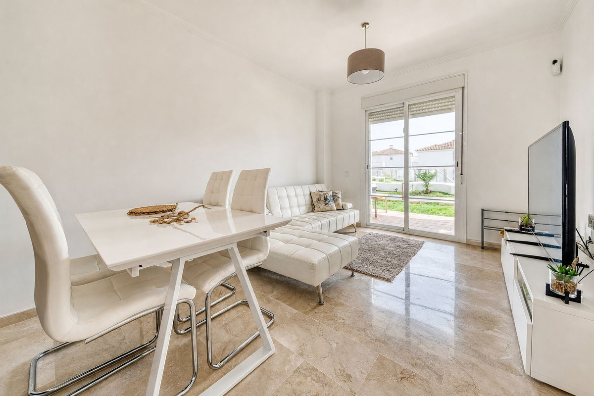 2 Bed Apartment for sale in La Duquesa Costa Del Sol, Málaga, Spain