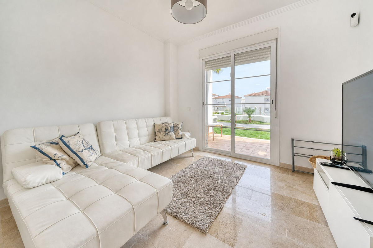 2 Bed Apartment for sale in La Duquesa Costa Del Sol, Málaga, Spain