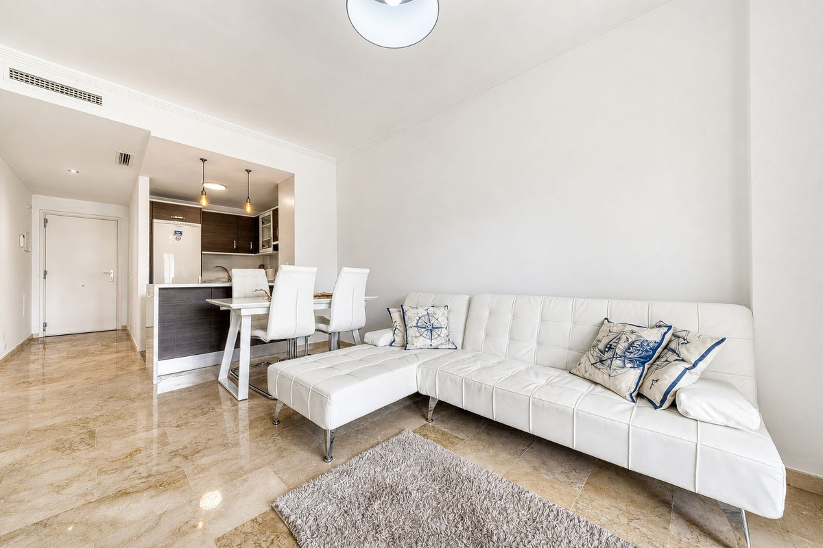 2 Bed Apartment for sale in La Duquesa Costa Del Sol, Málaga, Spain