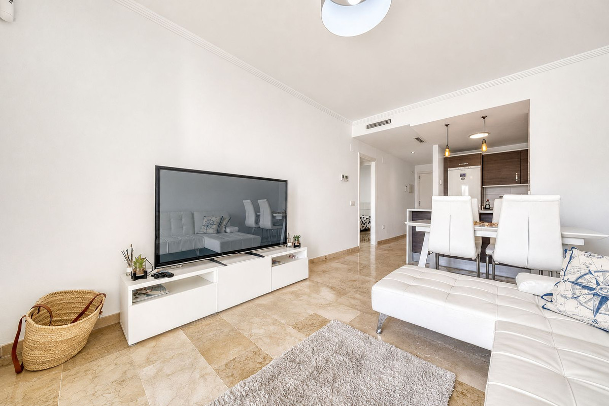 2 Bed Apartment for sale in La Duquesa Costa Del Sol, Málaga, Spain