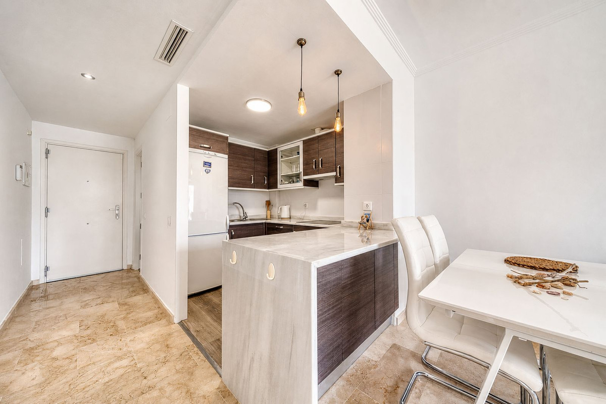 2 Bed Apartment for sale in La Duquesa Costa Del Sol, Málaga, Spain