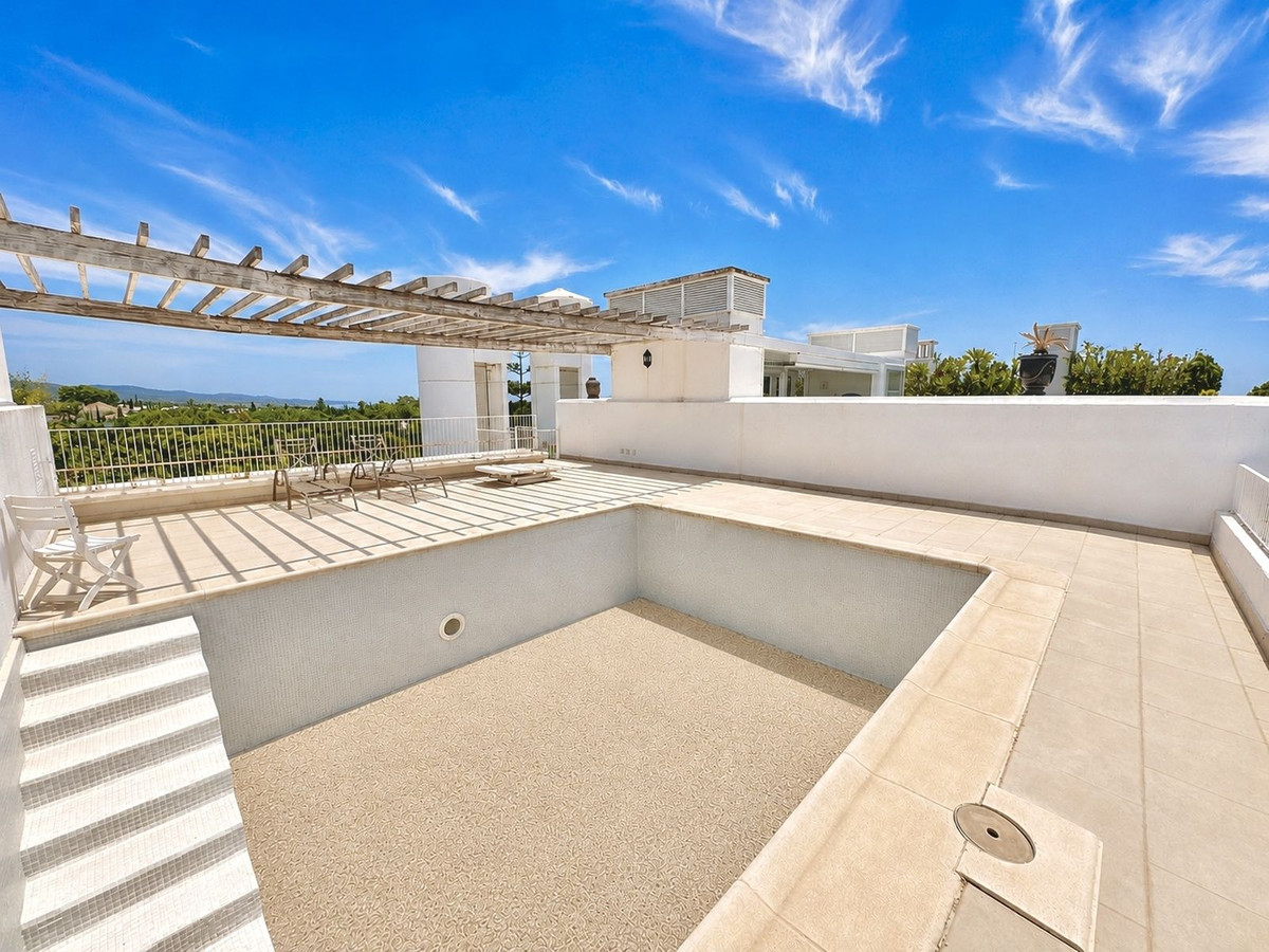 5 Bed Apartment for sale in Marbella Costa Del Sol, Málaga, Spain