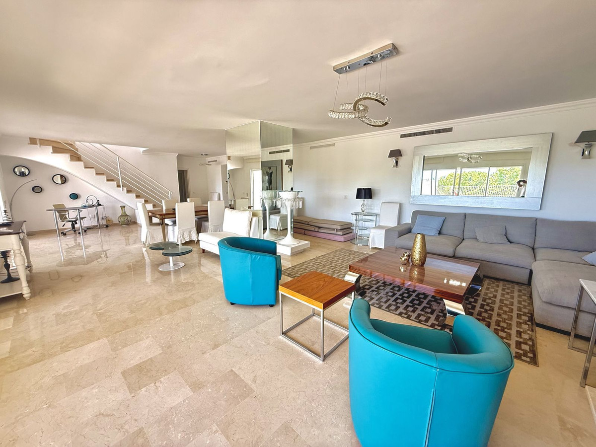 5 Bed Apartment for sale in Marbella Costa Del Sol, Málaga, Spain