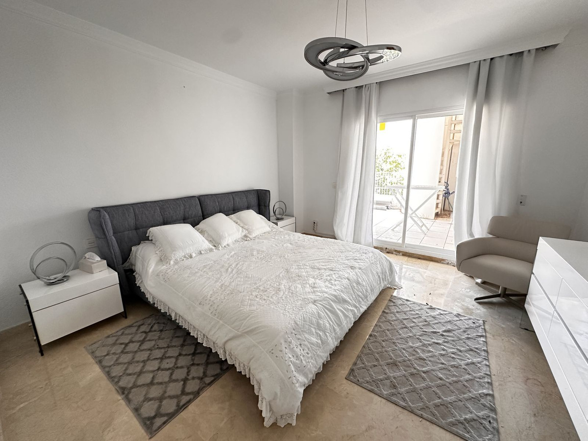 5 Bed Apartment for sale in Marbella Costa Del Sol, Málaga, Spain