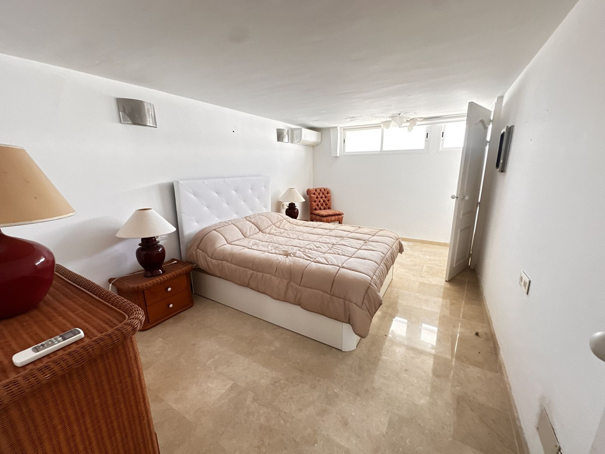 5 Bed Apartment for sale in Marbella Costa Del Sol, Málaga, Spain