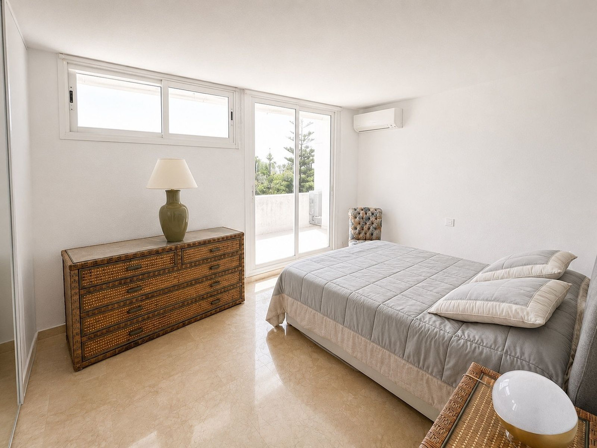 5 Bed Apartment for sale in Marbella Costa Del Sol, Málaga, Spain