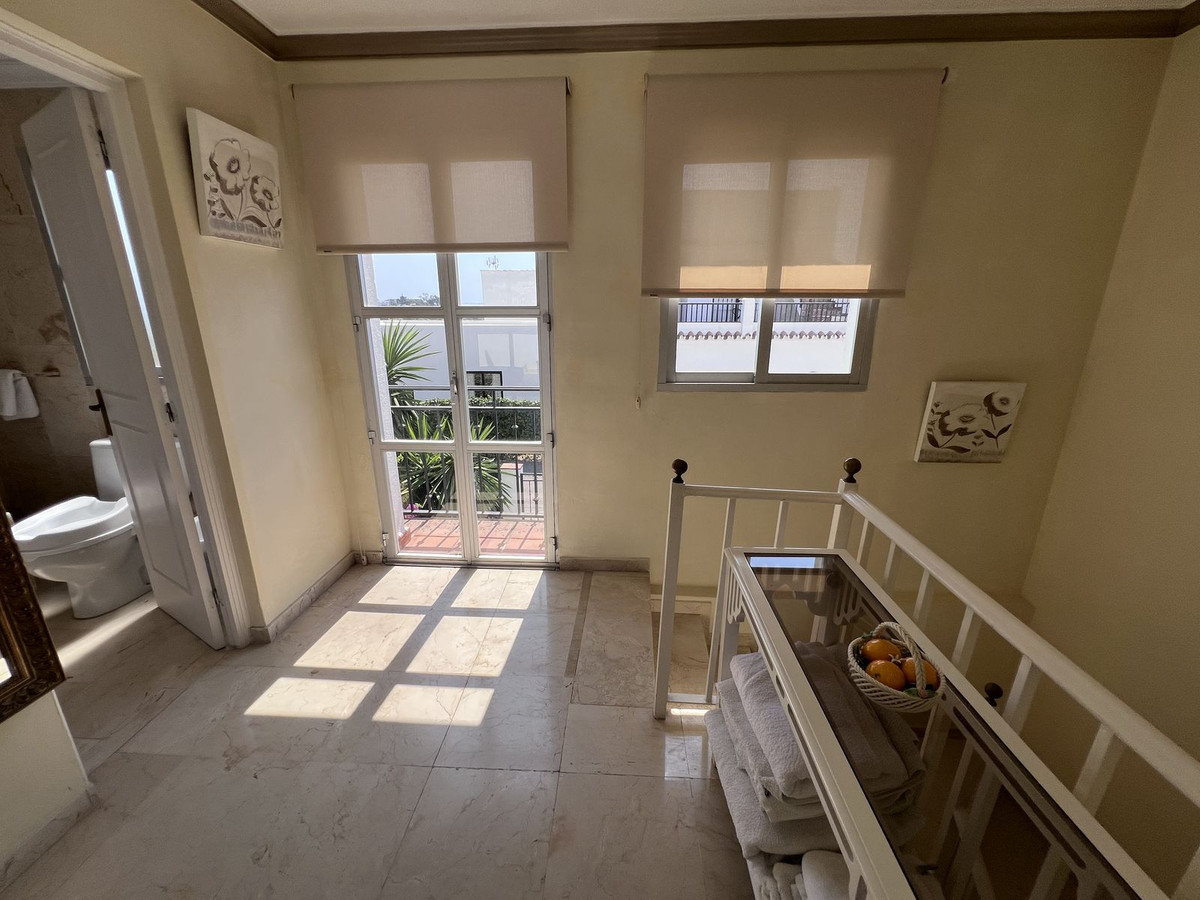 3 Bed Townhouse for sale in El Paraiso Costa Del Sol, Málaga, Spain