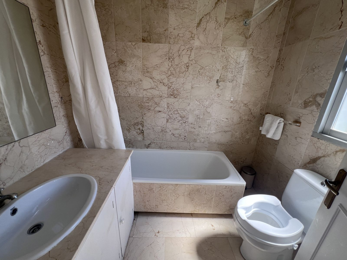 3 Bed Townhouse for sale in El Paraiso Costa Del Sol, Málaga, Spain