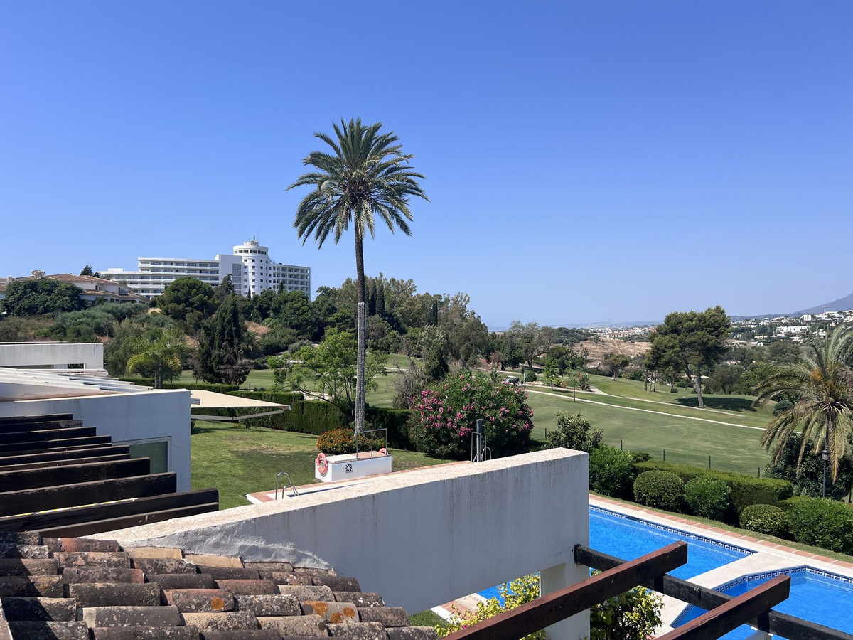 3 Bed Townhouse for sale in El Paraiso Costa Del Sol, Málaga, Spain