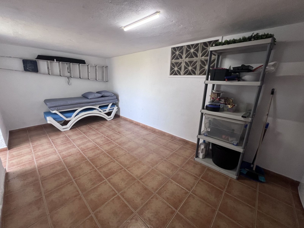 3 Bed Townhouse for sale in El Paraiso Costa Del Sol, Málaga, Spain