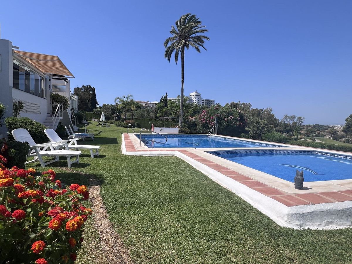 3 Bed Townhouse for sale in El Paraiso Costa Del Sol, Málaga, Spain