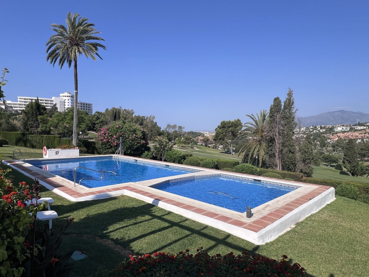 3 Bed Townhouse for sale in El Paraiso Costa Del Sol, Málaga, Spain