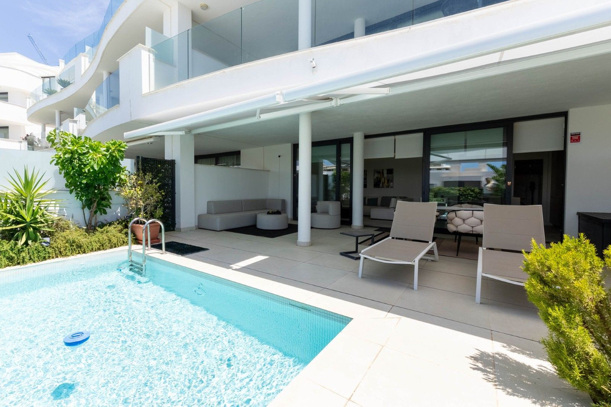 2 Bed Apartment for sale in Higueron Costa Del Sol, Málaga, Spain