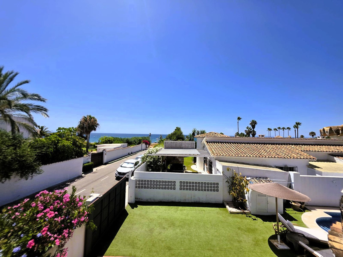 3 Bed Townhouse for sale in Estepona Costa Del Sol, Málaga, Spain