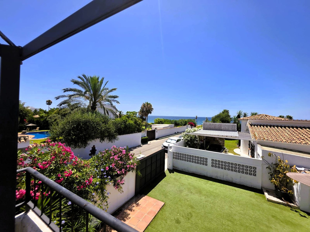 3 Bed Townhouse for sale in Estepona Costa Del Sol, Málaga, Spain