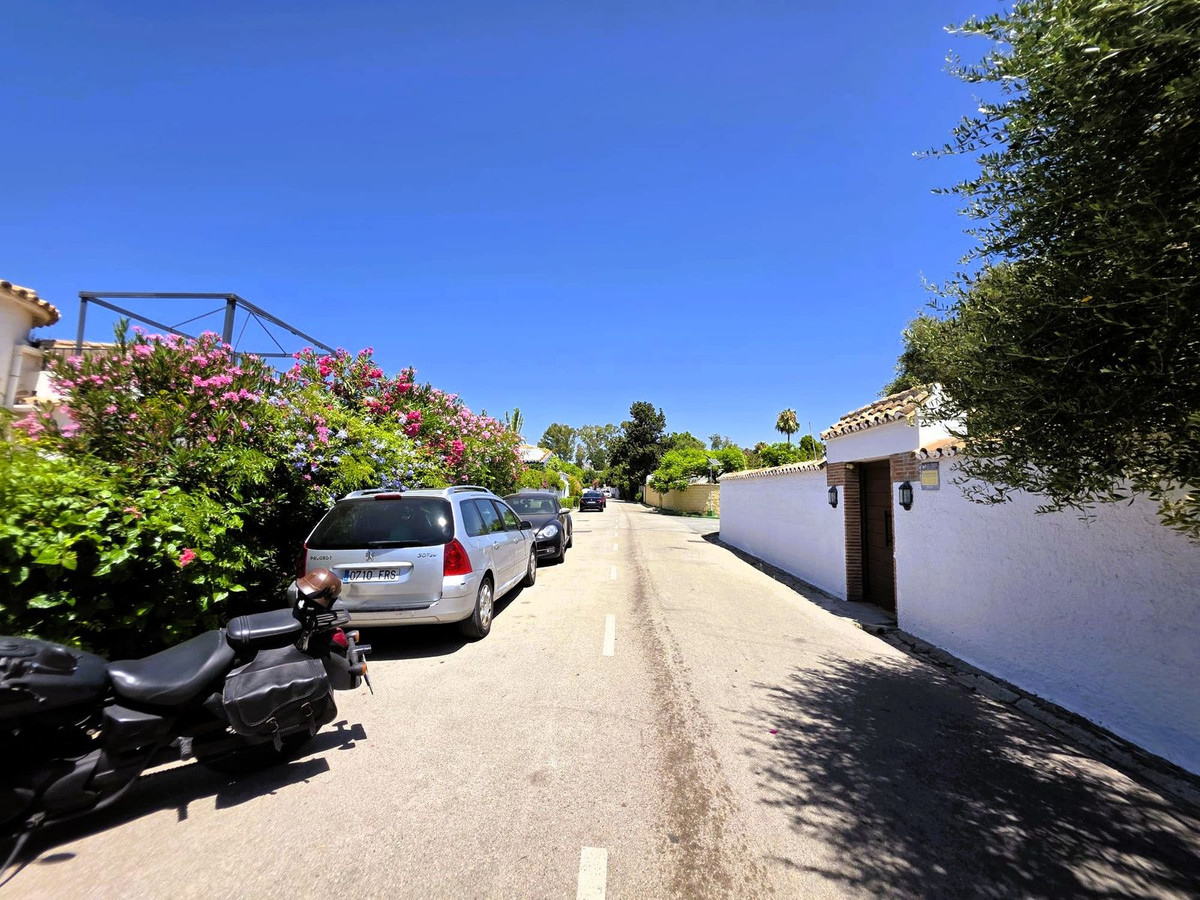 3 Bed Townhouse for sale in Estepona Costa Del Sol, Málaga, Spain